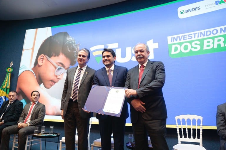 Governo Federal abre chamada para conexão de escolas