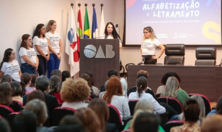 Prefeitura de Joinville lança Política de Alfabetização e Letramento da Rede Municipal de Ensino