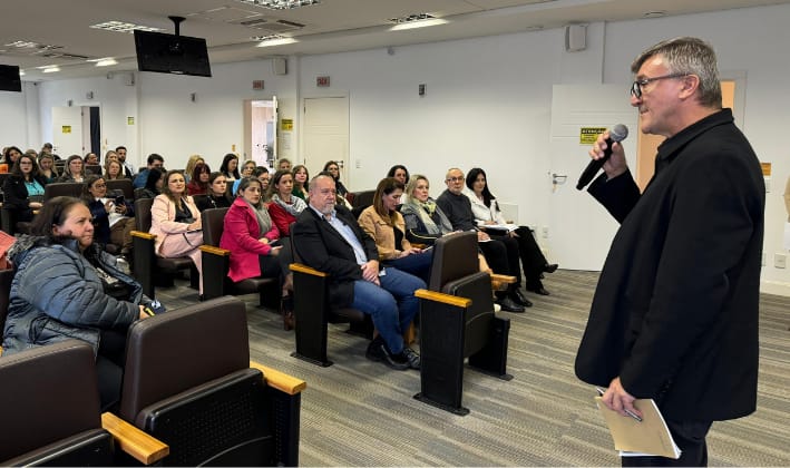 Undime-SC participa de reunião do Colegiado de Educação da Fecam