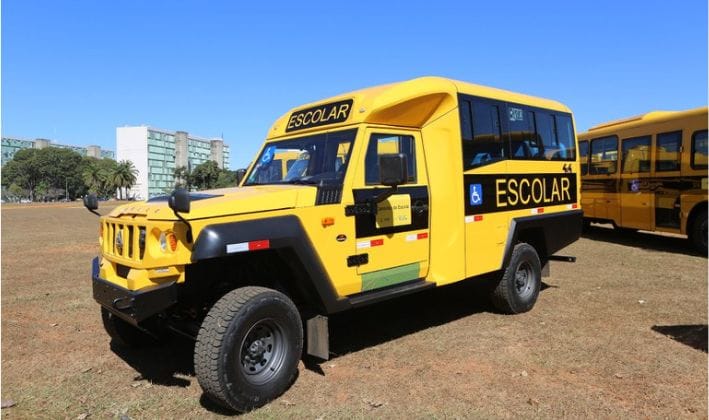 Governo federal apresenta novos modelos de ônibus escolares