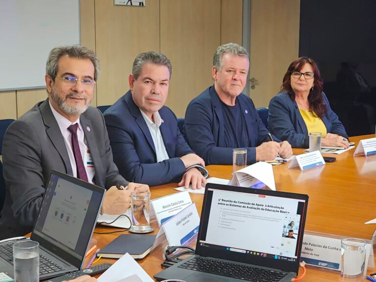 Comissão de Apoio à Articulação entre os Sistemas de Avaliação da Educação Básica se reúne