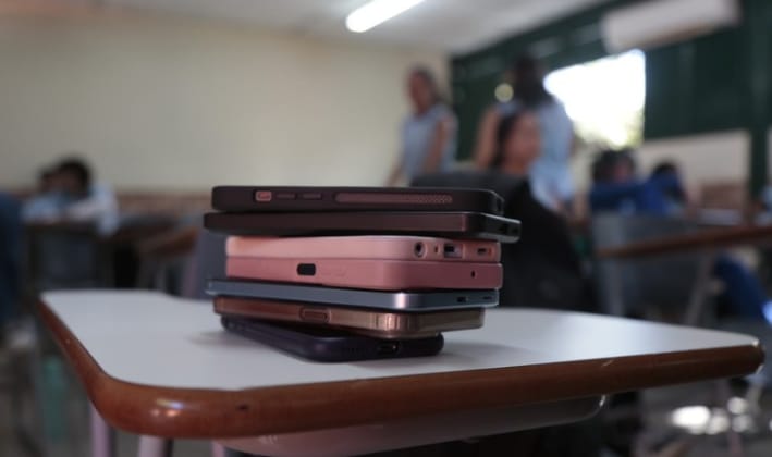 MEC lança planos de aula sobre o uso consciente de celulares