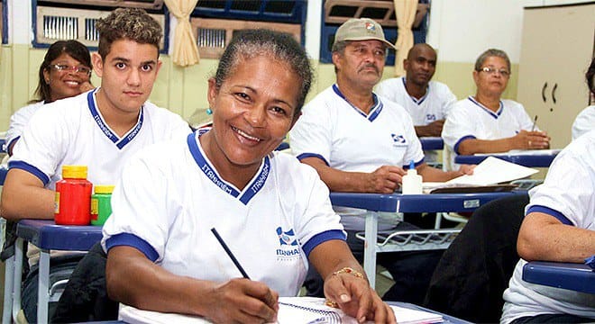 Escolha de livros do PNLD para Educação de Jovens e Adultos vai até 23 de maio