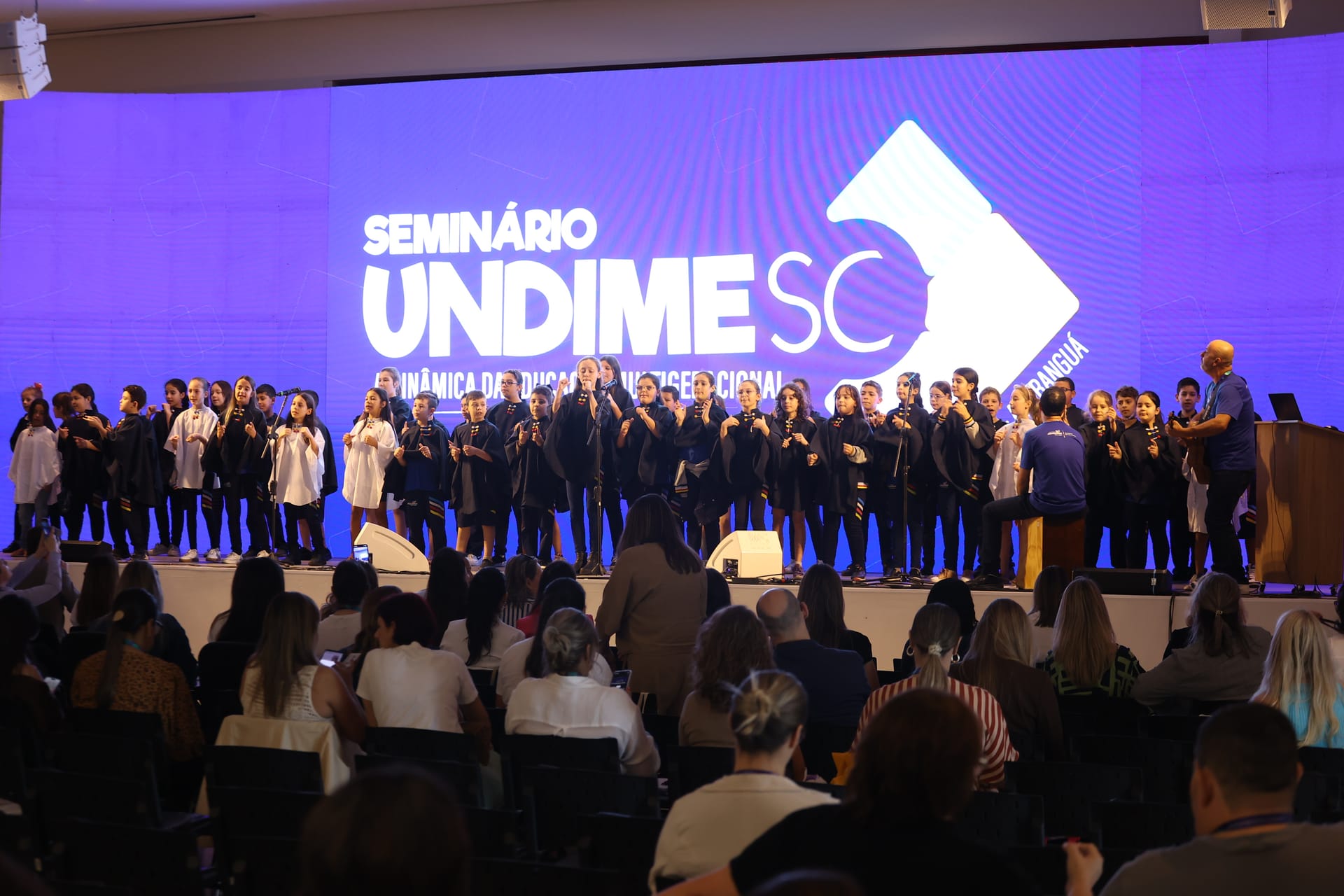 A urgência da Educação Financeira nas escolas é a temática que abre o último dia do Seminário Undime-SC