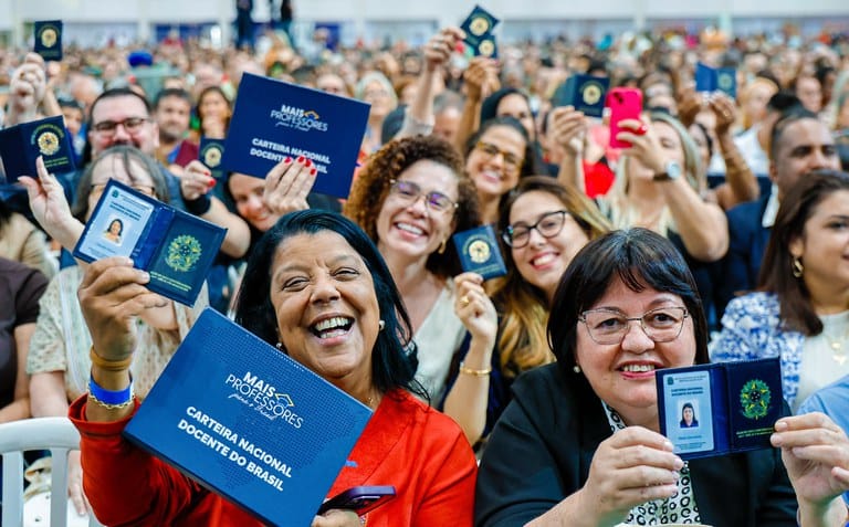 MEC anuncia solicitação da Carteira Nacional Docente do Brasil