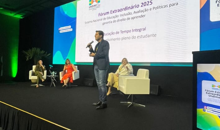 Presidência da Undime-SC marca presença no Fórum Estadual da seccional do Paraná