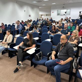 Presidente da Undime-SC destaca a curiosidade na promoção da ciência desde a educação infantil, em evento na Udesc