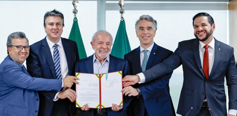 Sistema Nacional de Educação é sancionado pelo presidente Lula