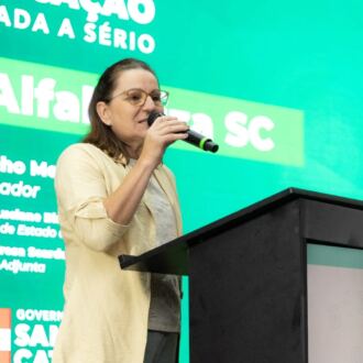 Undime-SC marca presença em evento formativo que visa fortalecer política de alfabetização no Estado