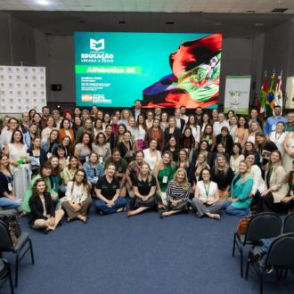 Undime-SC marca presença em evento formativo que visa fortalecer política de alfabetização no Estado