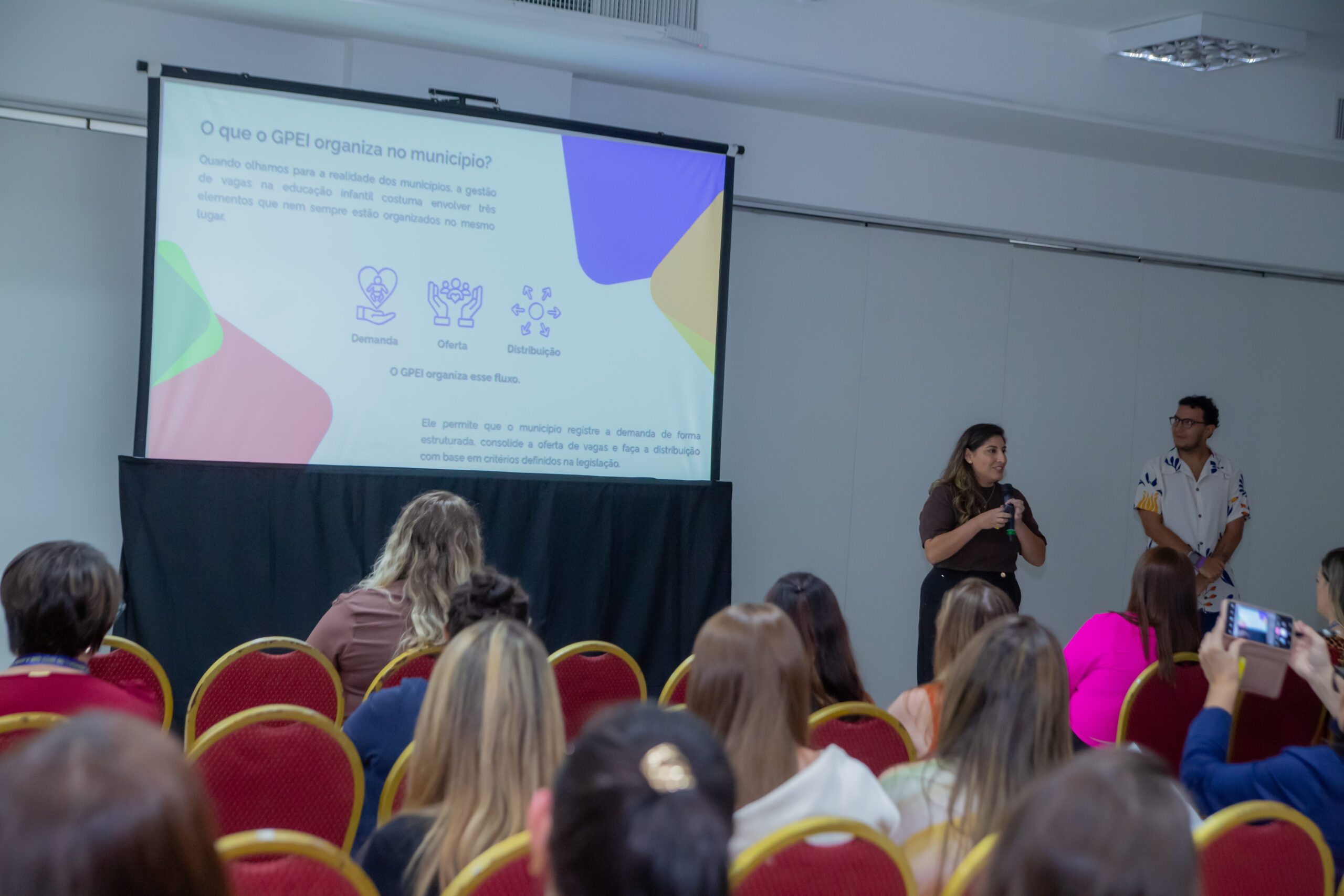 Oficinas temáticas destacam plataforma que promete transformar a gestão escolar no país durante evento na capital