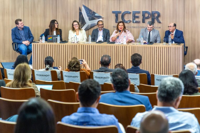 Undime participa de debate sobre implementação do Sistema Nacional de Educação e do novo Plano Nacional de Educação