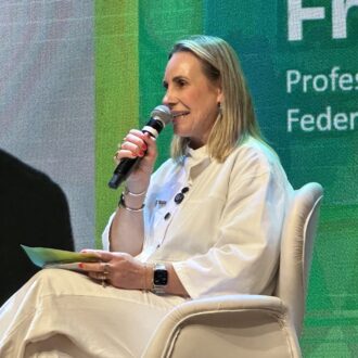 Resultados das avaliações na educação básica é pauta de painel mediado pela presidente da seccional catarinense no Fórum Nacional Extraordinário da Undime