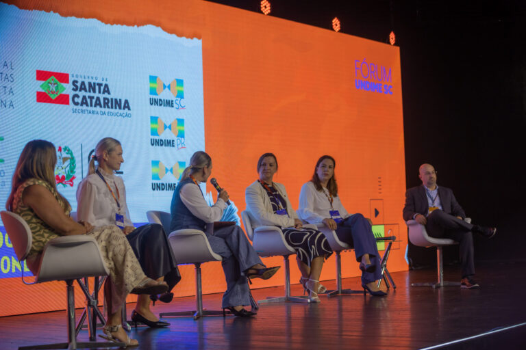 Instituições catarinenses apontam como conexões entre os órgãos públicos movem a educação em SC