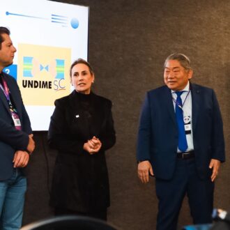 Undime-SC encerra programação no Summit Cidades 2026 com assinatura de acordo inédito e reunião ampliada da diretoria