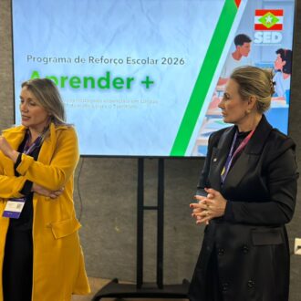 Undime-SC encerra programação no Summit Cidades 2026 com assinatura de acordo inédito e reunião ampliada da diretoria