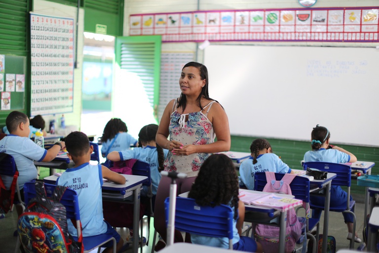 CNE atualiza diretrizes para formação de professores