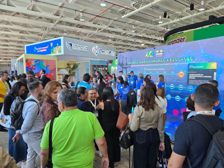 Pavilhão de exposição e salas de atendimento governamental movimentam o 3º dia de Fórum