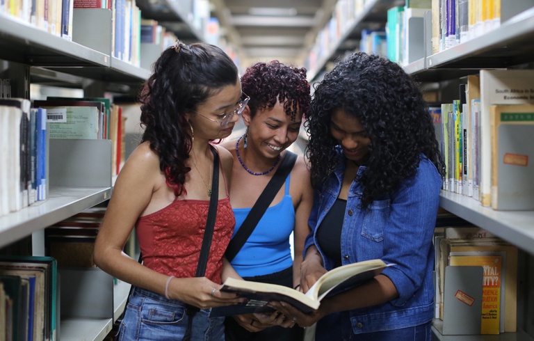 MEC convida professores para avaliar livros do PNLD