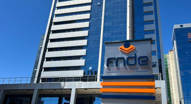Conheça os canais de atendimento disponibilizados pelo FNDE