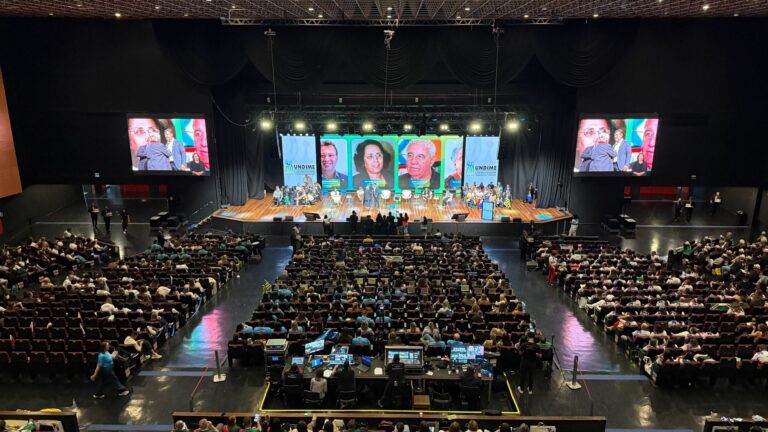 11° Fórum Nacional Extraordinário dos Dirigentes Municipais de Educação é aberto em Brasília