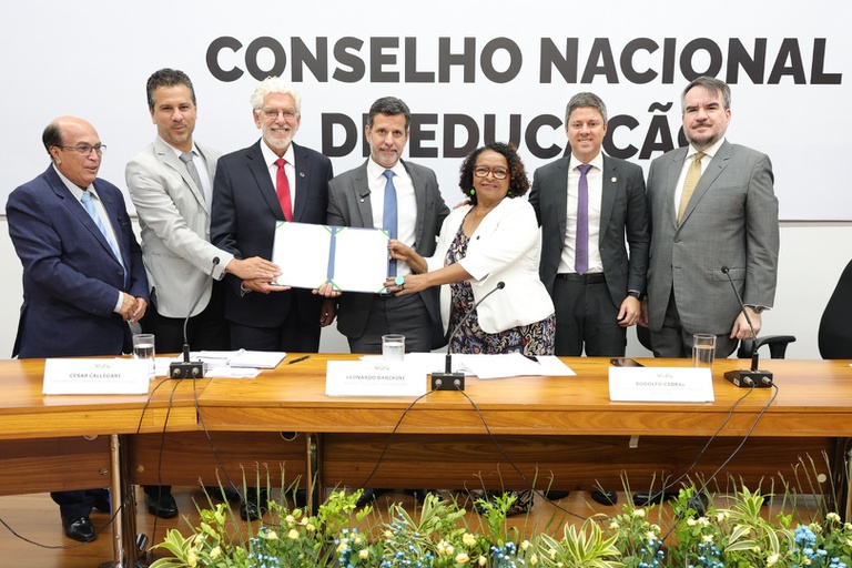 MEC cria o Fórum dos Conselhos de Educação