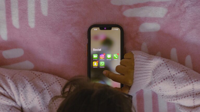 ECA Digital entra em vigor e determina novas regras para proteção de crianças e adolescentes na internet
