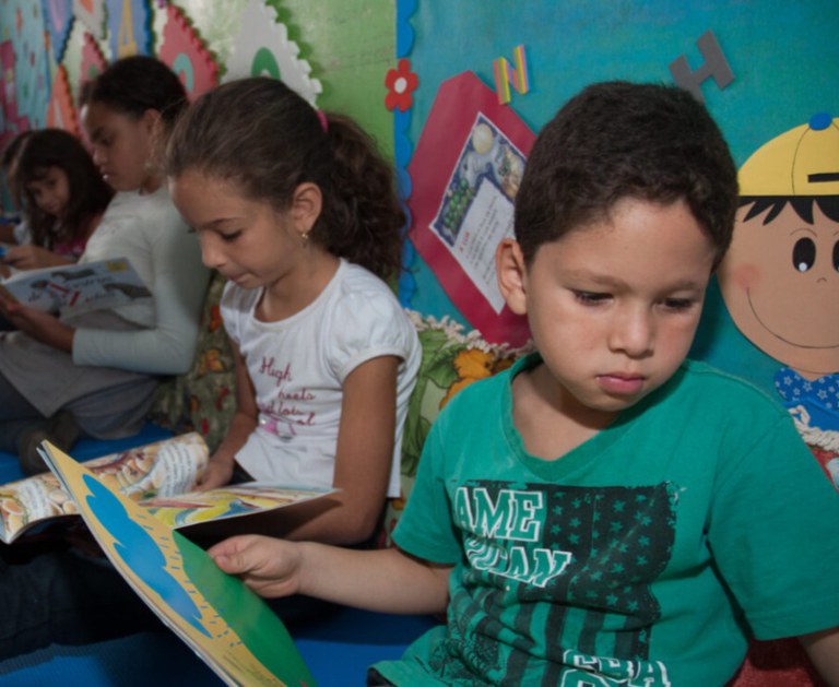 MEC lança curso de leitura e escrita para professores