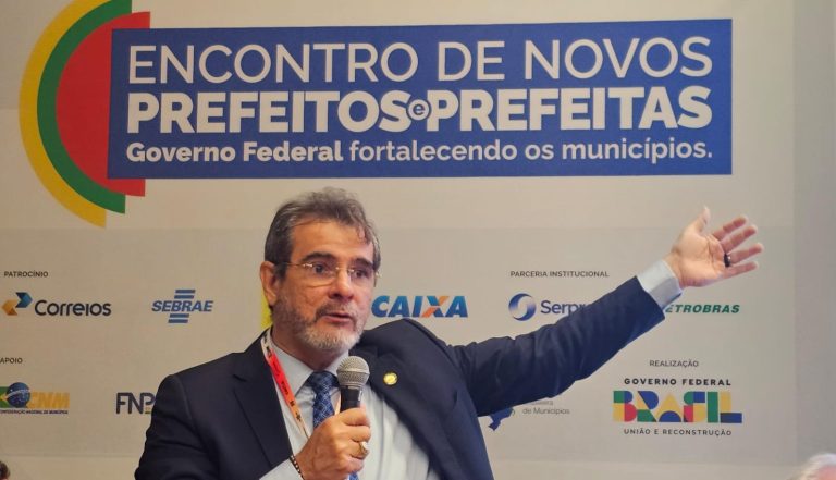 Undime debate Prova Nacional Docente no Encontro de Novos Prefeitos e Prefeitas